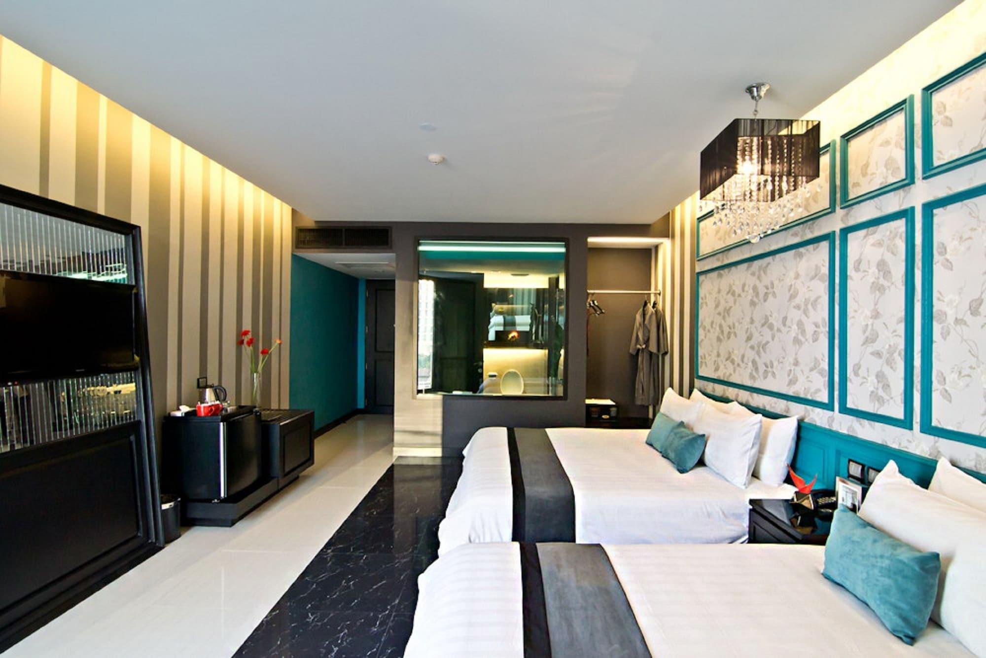 Tsix5 Quarter Hotel Pattaya Bagian luar foto