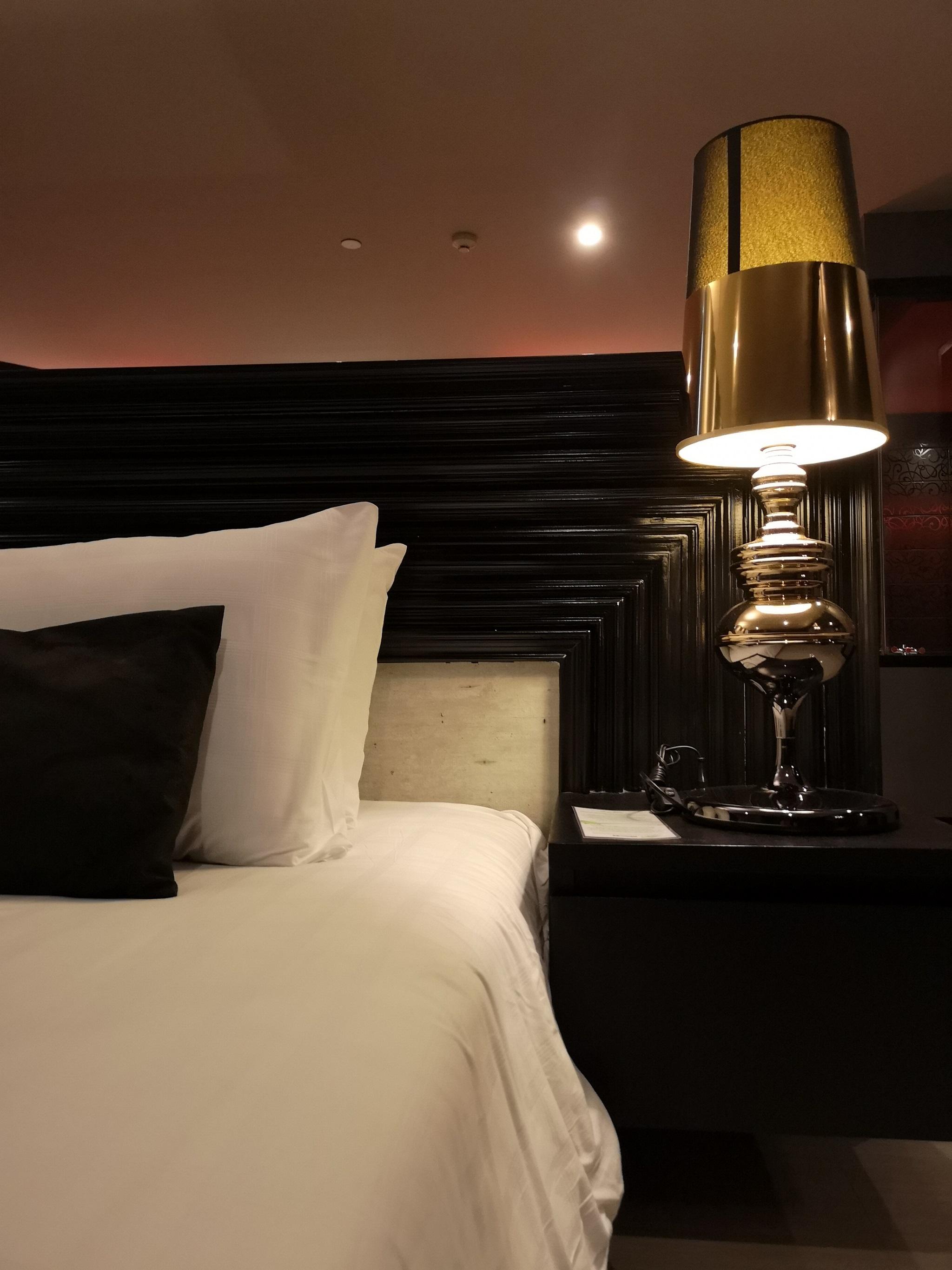 Tsix5 Quarter Hotel Pattaya Bagian luar foto