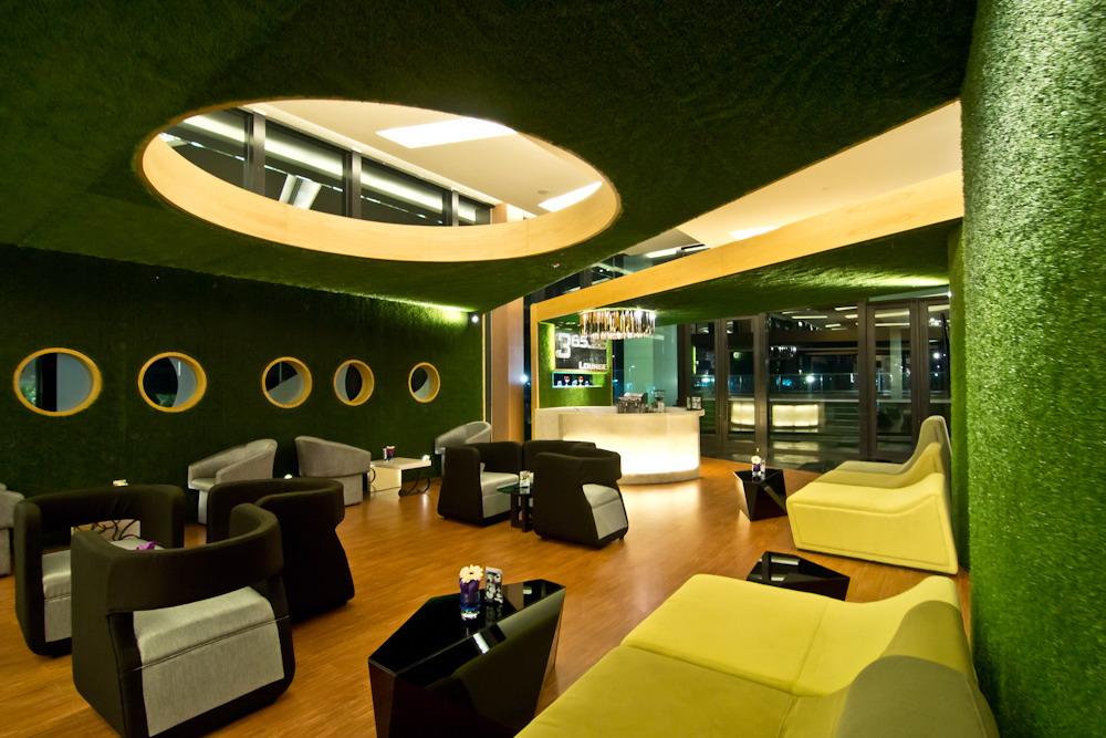 Tsix5 Quarter Hotel Pattaya Bagian luar foto